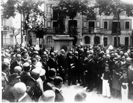 Dedication of memorial to Fred Stark Pearson in Barcelona, Spain (front view), 1928-05-19